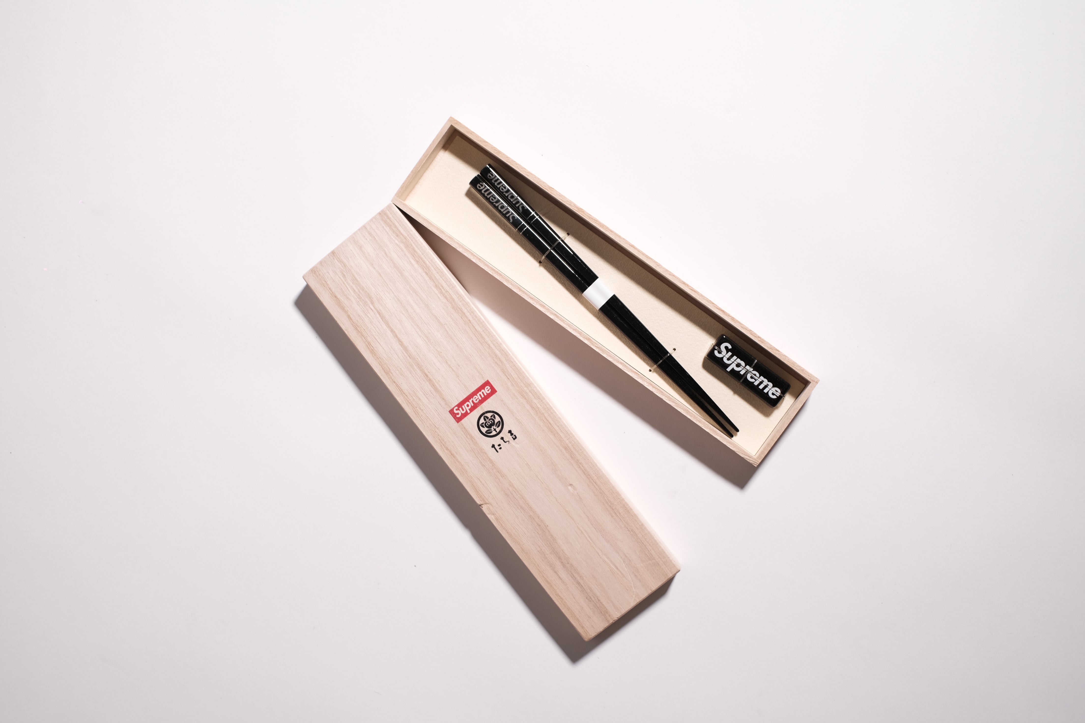 Supreme Chopstick Set Black – Locos Only Drops