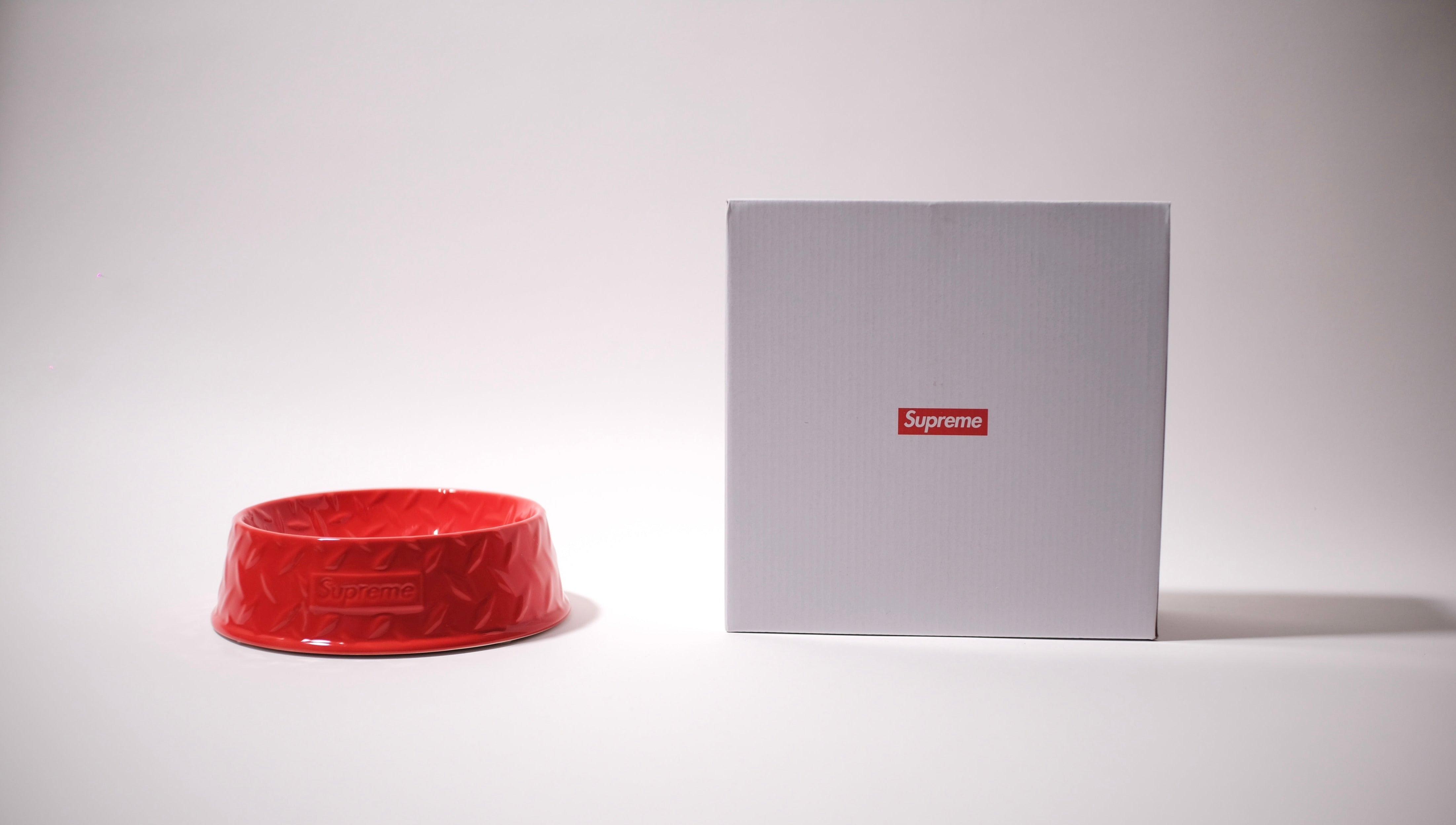 Supreme Diamond Plate Dog Bowl Red – Locos Only Drops